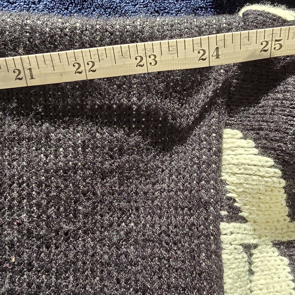 OuFeeiLiH Black and Red Patterned Sweater Size L - Picture 7 of 10